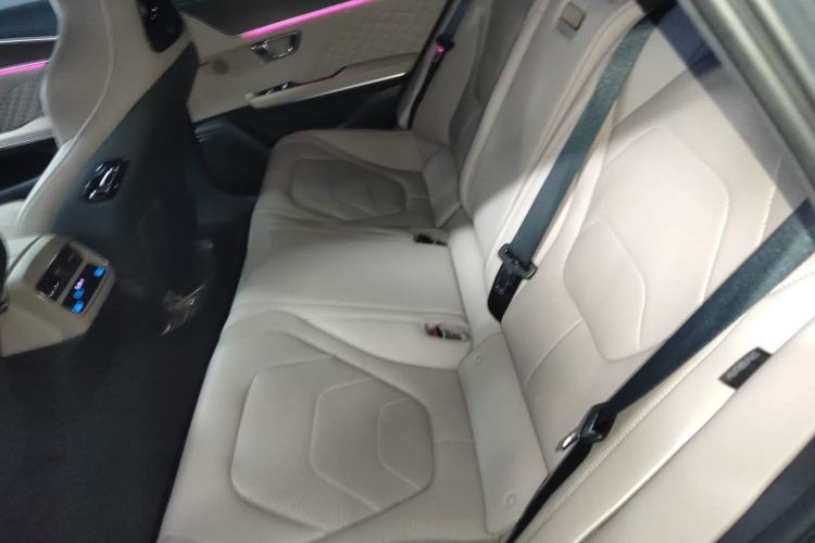 Used BYD Han 2024 EV Glory Edition 610 km All-Wheel Drive "Tian Shen Zhi Jia" Intelligent Driving Model
