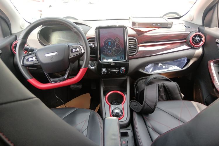 Used Chery QQ Little Ant 2022 Restyled Version Sweet Pink Edition Half-Sugar Version 30.6 kWh 30 kW 301 km Center Console