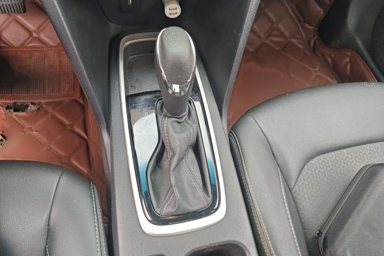 Used Chevrolet Cavalier 2019 320 Automatic Xinyue Edition Gear Lever