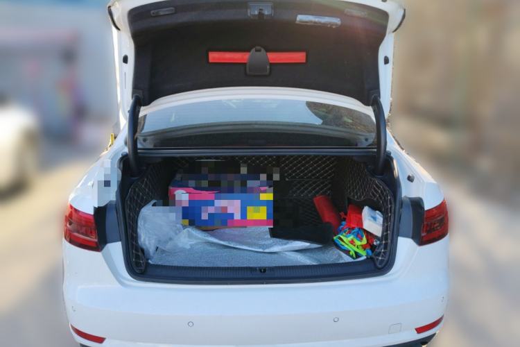 Used Audi A4L 2017 40 TFSI Ambition Edition
