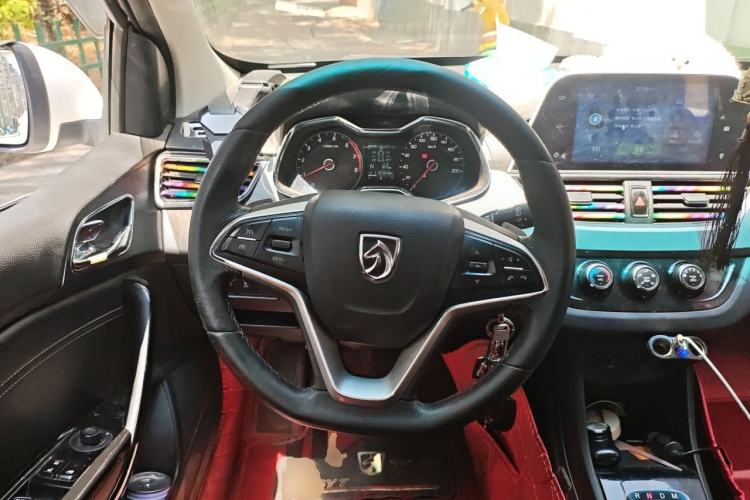 Used Baojun 310W 2018 1.5L Automatic Luxury Version China VI Emission Standard
