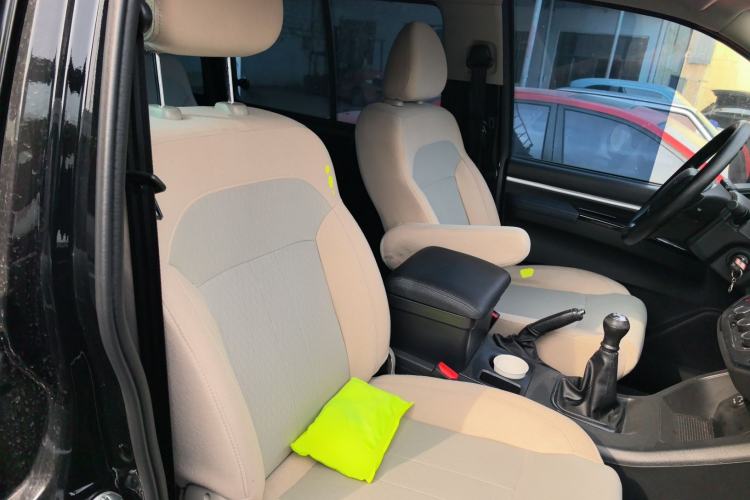 Used FORTHING Lingzhi 2022 M5 1.6L Practical Model 5 Seats