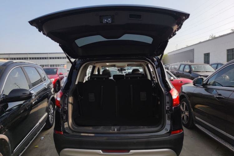 Used SWM X7 2020 2.0L Manual Comfort Version 7 Seats
