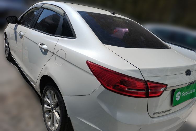 Used Ford Escort 2015 1.5L Automatic Fashion Model
