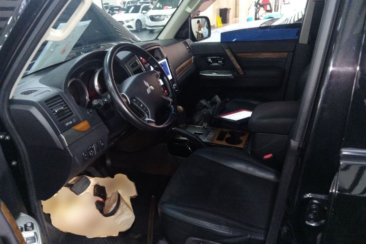 Used Mitsubishi Pajero 2019 3.0L Automatic Comfort Edition Left Front Seat