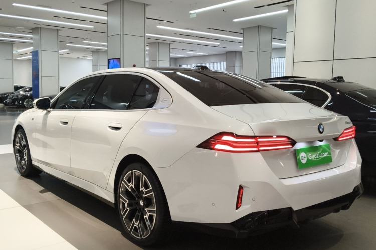 Used BMW 5 Series 2025 530Li Luxury Edition M Sport Package
