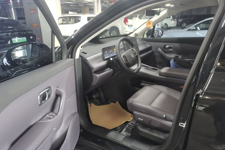 Used Leapmotor C16 2024 Range-Extended 200 Luxury Edition
