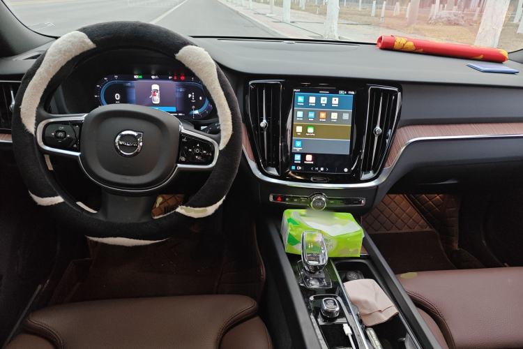 Used Volvo S60 2025 B4 Zhiyuan Luxury Edition