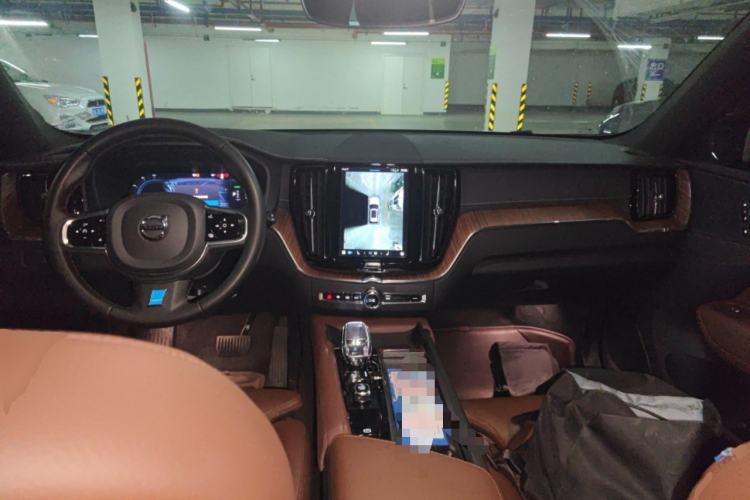 Used Volvo XC60 New Energy 2023 T8 Plug-in Hybrid Long-Range All-Wheel Drive Smart & Dynamic Enjoyment Edition Center Console