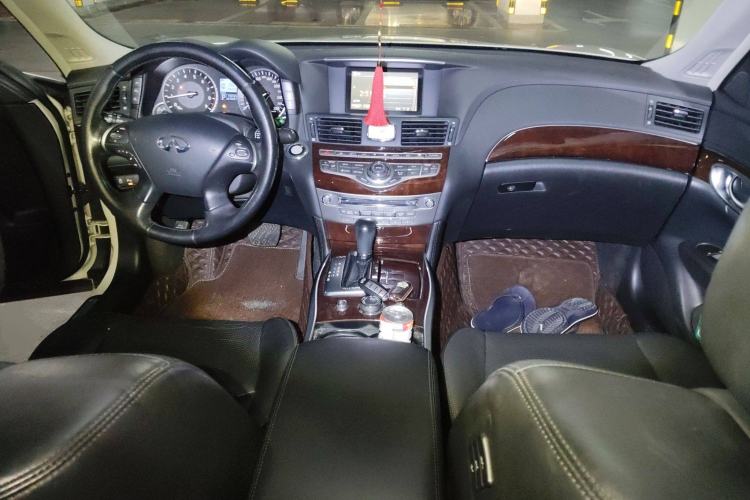 Used Infiniti Q70 2013 Q70L 2.5L Comfort Edition Center Console