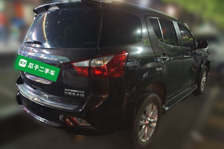 Used Isuzu mu-X 2017 3.0T Four-Wheel Drive Automatic Luxury 7-Seater China V Emission Standard
