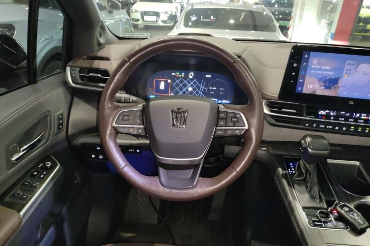 Used Toyota Granvia 2023 2.5L Hybrid Flagship VIP Edition