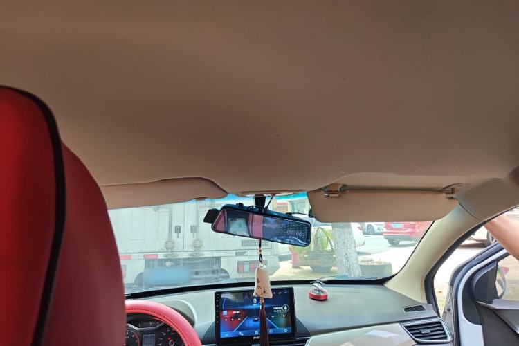 Used Baojun 310W 2017 1.5L Manual Comfort Version China VI Emission Standard Headliner