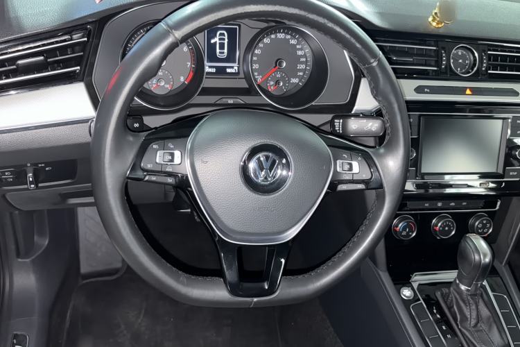 Used Volkswagen Magotan 2018 330TSI DSG Advanced Model