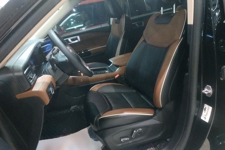 Used Ford Explorer 2023 EcoBoost 285 Four-Wheel Drive Titanium Edition 6 Seats