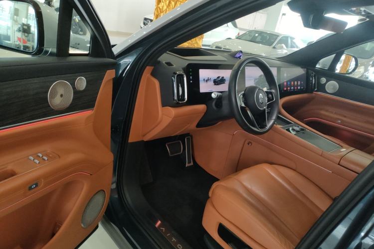 Used Hima AITO M9 2024 Range-Extended Ultra Version 42 kWh 6-Seater Model
