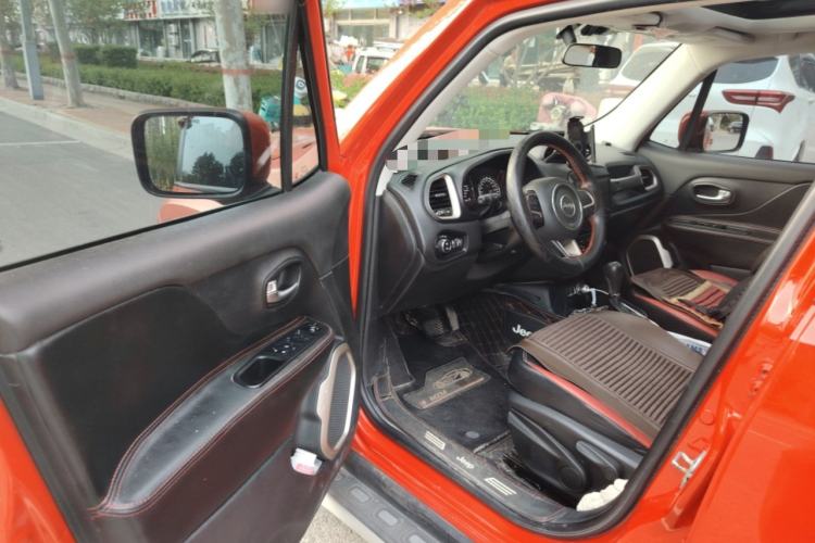 Used Jeep Renegade 2018 Connected Large Screen Version 180T Automatic High-Energy Edition Driver Seat