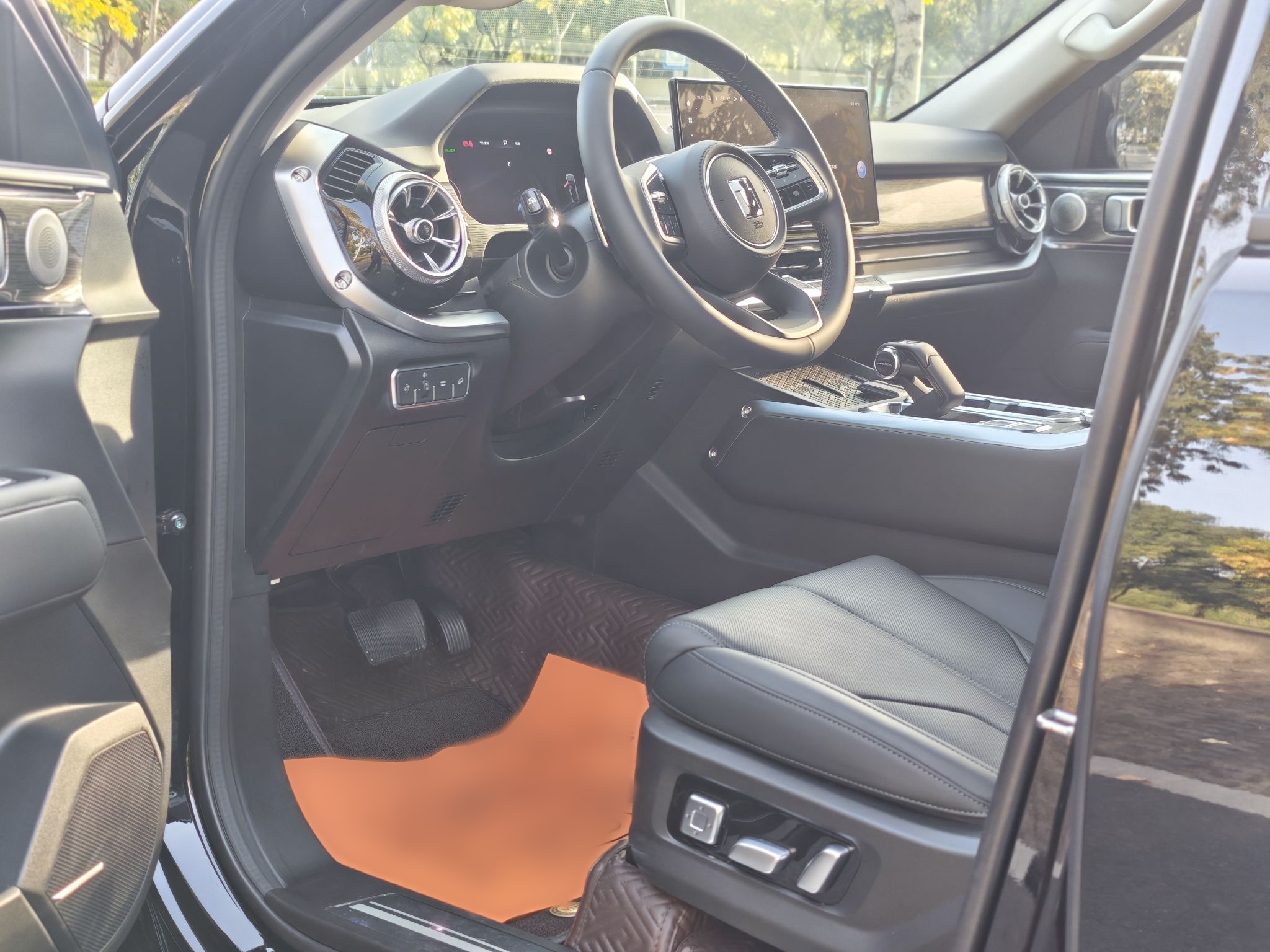 Переднее сиденье в автомобиле