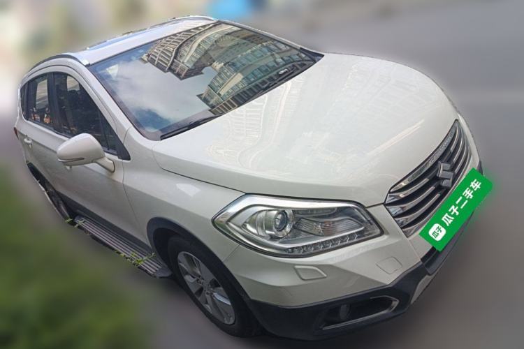 Used Suzuki S-Cross 2014 1.6L CVT Two-Wheel Drive Elite Version Front Right 45 Deg