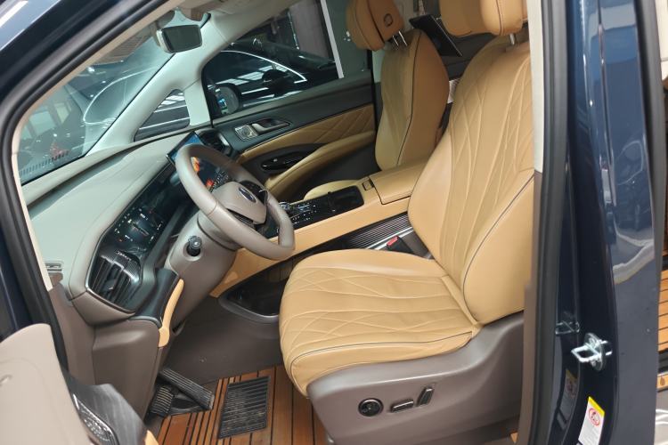 Used Denza D9 2022 DM-i 970 Four-Wheel Drive Flagship Model