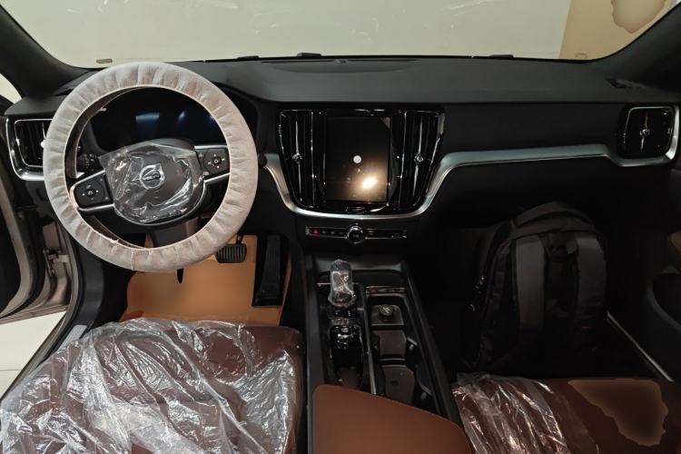 Used Volvo S60 2026 Model B4 Zhiyi Luxury Edition