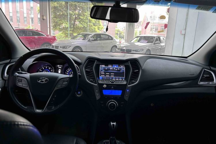 Used Hyundai Santa Fe 2013 2.4L Automatic Two-Wheel Drive Smart Version
