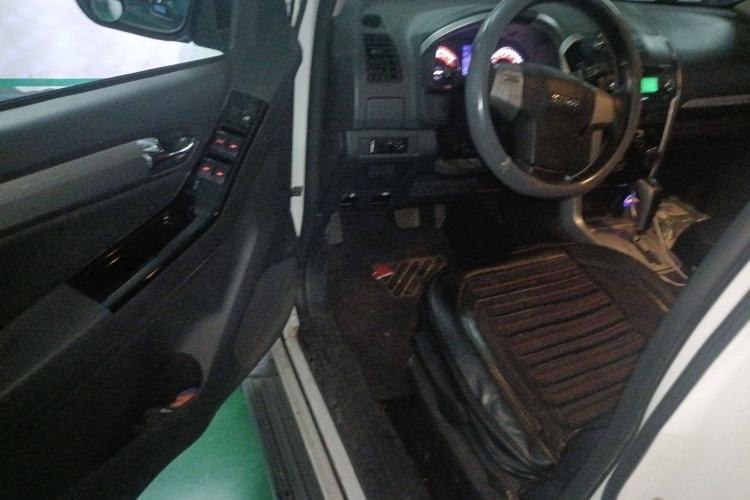 Used Isuzu mu-X 2015 2.5T Two-Wheel Drive Automatic Comfort Touring Model 7 Seats
