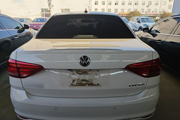 Used Volkswagen Lavida 2017 1.6L Manual Fashion Edition
