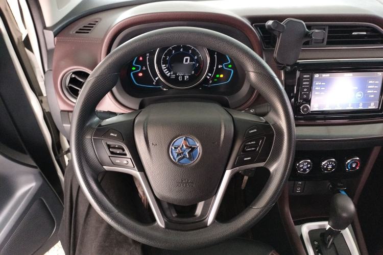 Used Venucia M50V 2019 1.6L CVT Luxury Edition
