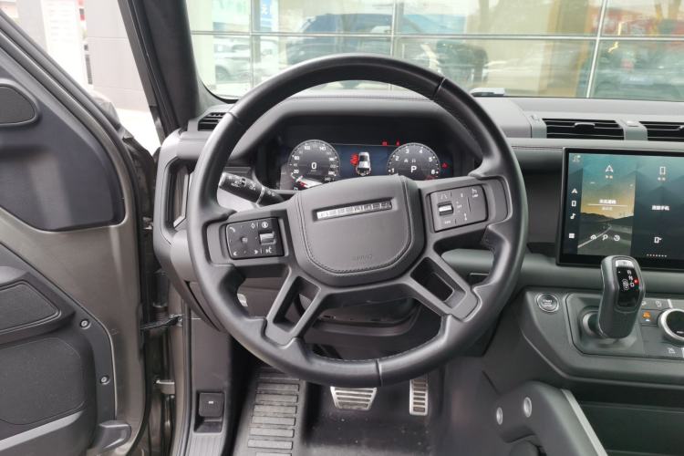 Used Land Rover Defender 2025 110 3.0T P400 X Steering Wheel