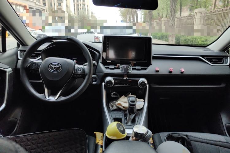 Used Toyota RAV4 2020 2.0L CVT 4x4 Trend Edition Center Console