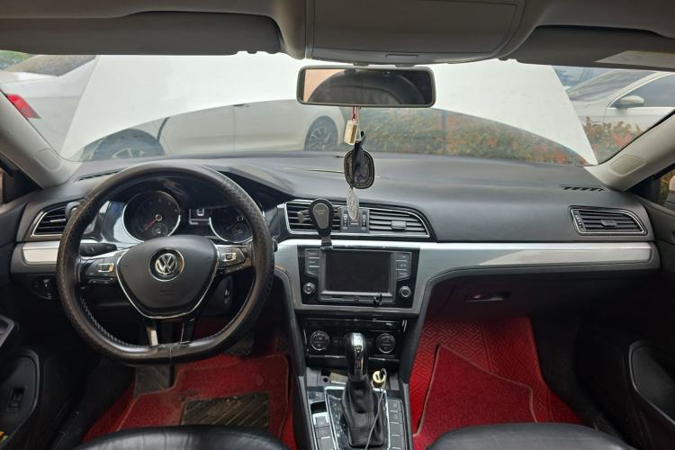 Used Volkswagen Lamando 2017 280TSI DSG Comfort Edition Center Console
