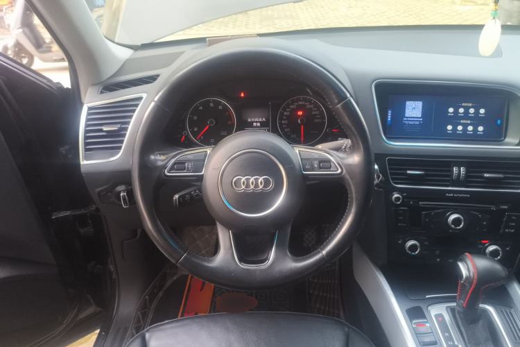 Used Audi Q5 2013 40 TFSI Technology Edition Steering Wheel