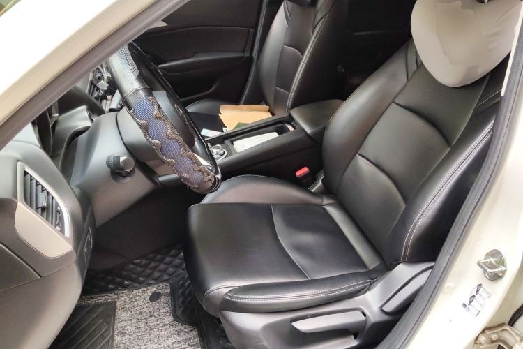 Used Mazda 3 Axela 2017 Sedan 1.5L Automatic Luxury Model China VI Standard Left Front Seat
