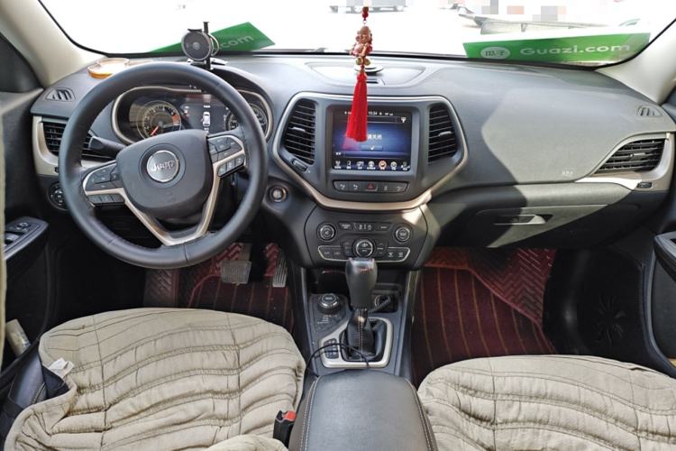 Used Jeep Cherokee 2016 2.4L All-in-One Edition Center Console