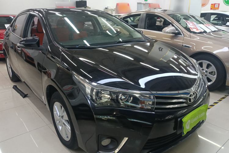Used Toyota Corolla 2014 1.6L CVT GL Front Right 45 Deg
