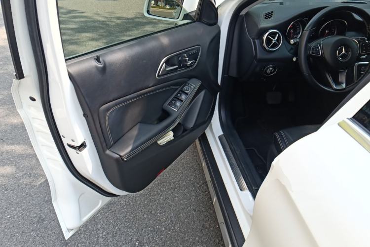 Used Mercedes-Benz GLA 2017 GLA 200 Fashion Model