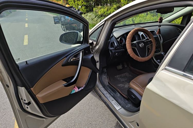 Used Buick GT 2013 GT 1.8L Automatic Fashion Edition Driver Seat