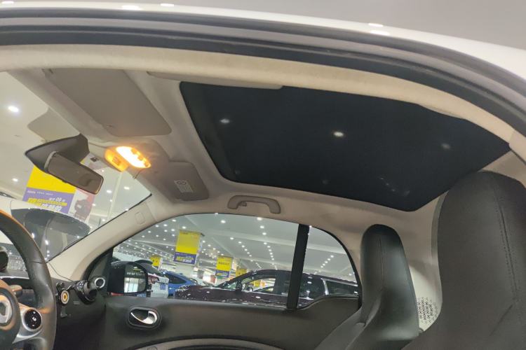 Used smart fortwo 2017 1.0L 52kW New Sound Special Edition China V Emission Standard
