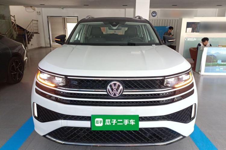 Used Volkswagen Tavendor 2024 Facelifted 380TSI All-Wheel Drive R-Line Cruise Premium Edition Front