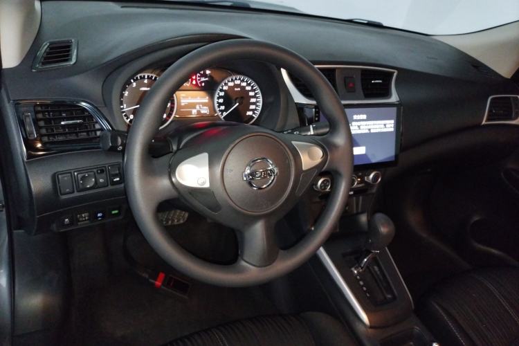 Used Nissan Sylphy 2019 Classic 1.6XE CVT Comfort Edition Center Console