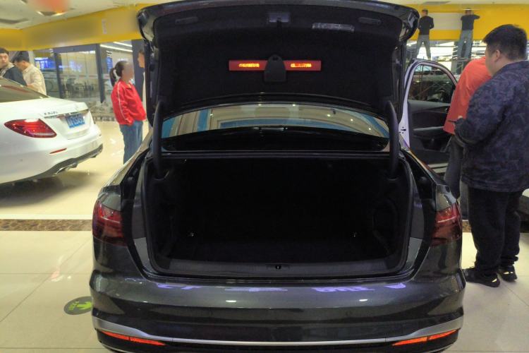 Used Audi A4L 2020 40 TFSI Luxury Dynamic Model
