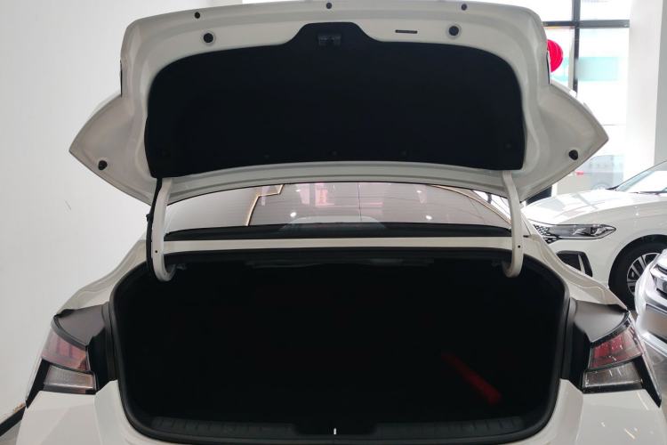 Used Hyundai Elantra 2021 1.5L CVT LUX Prestige Edition
