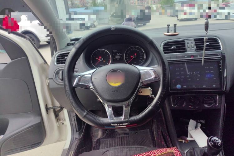 Used Volkswagen Polo 2014 1.6L Manual Comfort Edition Steering Wheel