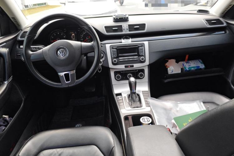 Used Volkswagen Magotan 2012 Revised 1.8TSI Comfort Version Center Console