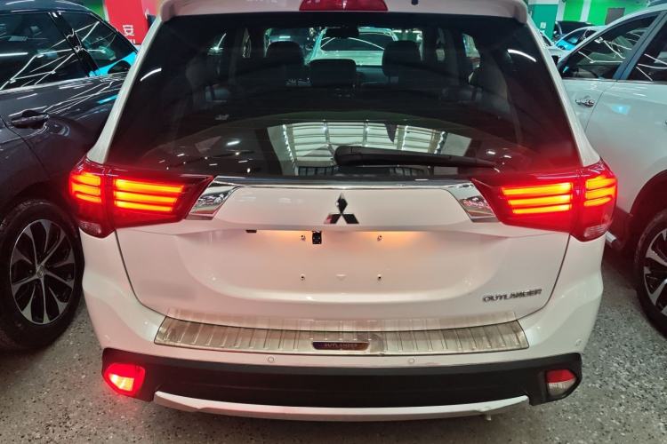 Used Mitsubishi Outlander 2018 2.4L 4x4 Elite Edition 5 Seats
