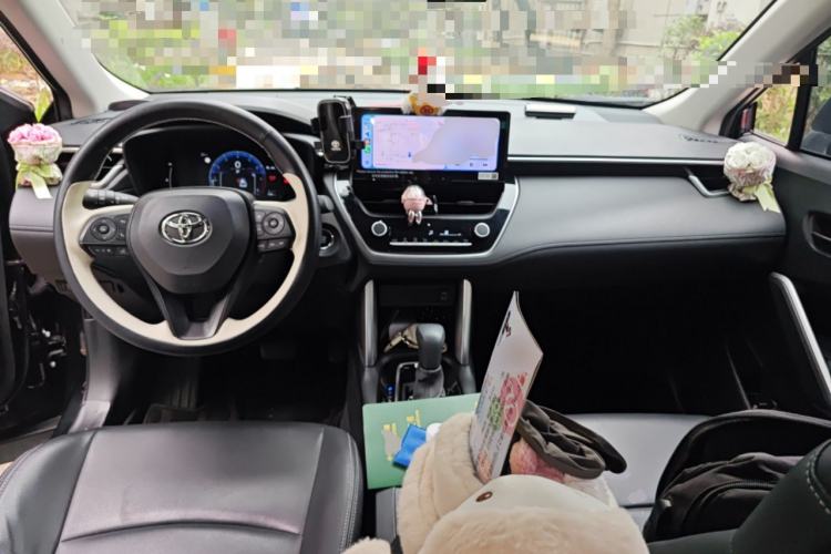 Used Toyota Corolla Cross 2023 2.0L Elite Edition Center Console