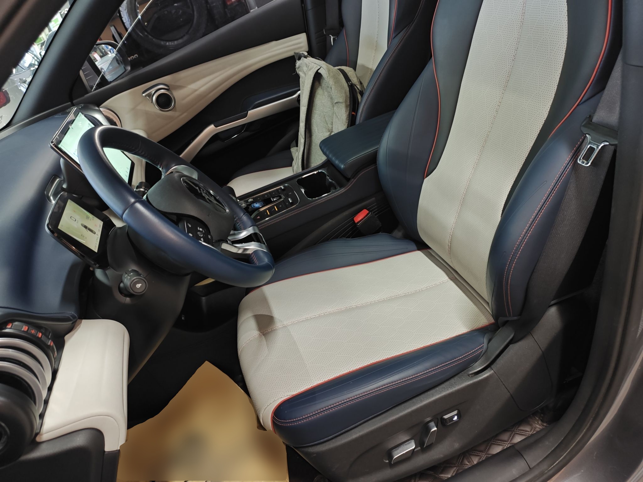 المقاعد الأمامية داخل السيارة