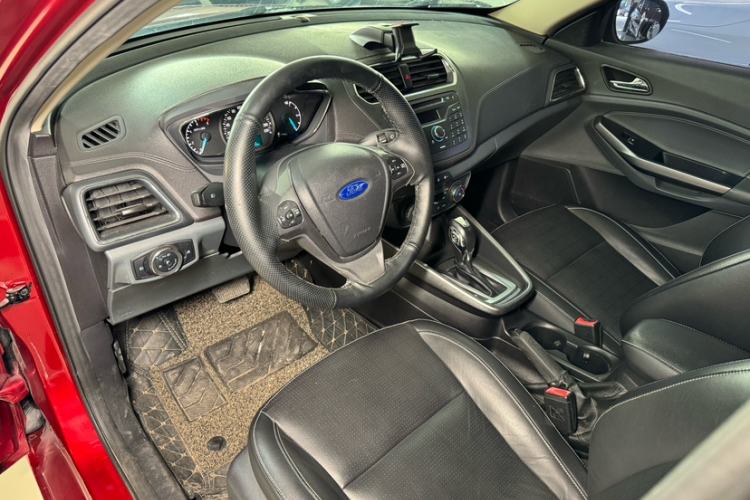 Used Ford Escort 2015 1.5L Automatic Fashion Model