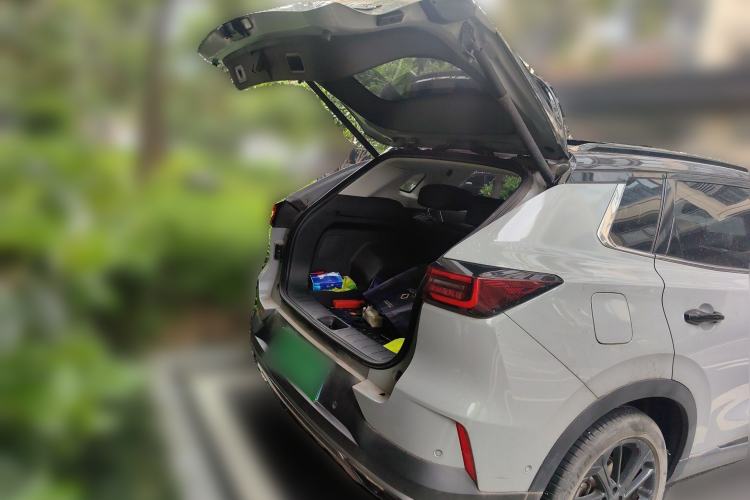 Used Dongfeng Aeolus Huge 2022 Mach Power 1.5T Dare-to-Love Edition Trunk